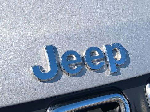 Used 2024 Jeep Compass Latitude image 13