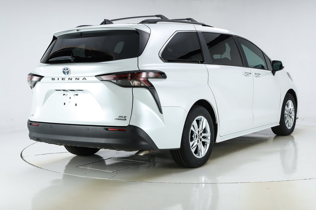 Used 2024 Toyota Sienna XLE w/ XLE Plus Package AWD/4WD image 19