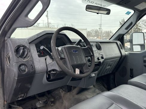 Used 2012 Ford F350 XL w/ Snow Plow Prep Pkg image 11