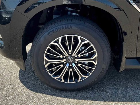 New 2025 Nissan Armada SL w/ Captain's Chari Seat Package image 7