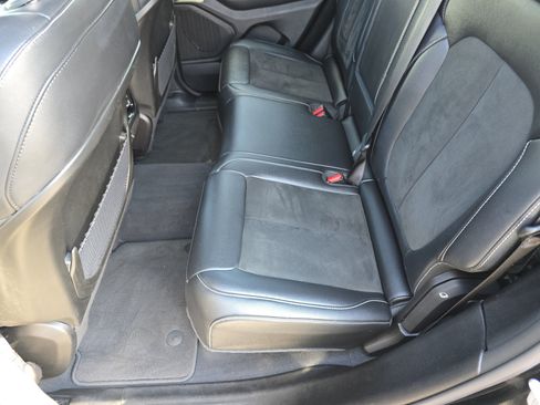 Used 2023 Jeep Grand Cherokee Altitude image 16