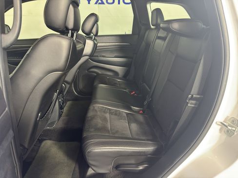 Used 2018 Jeep Grand Cherokee Altitude image 32