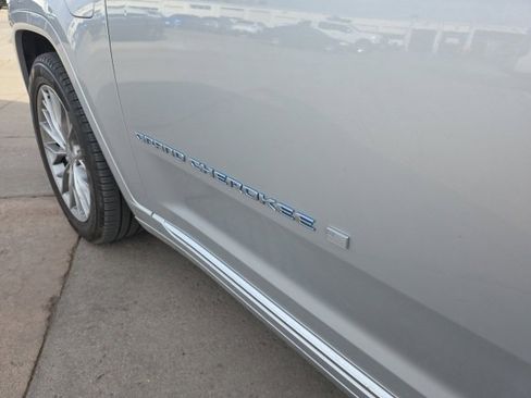 Used 2022 Jeep Grand Cherokee Summit w/ Advanced Protech Group IV image 10