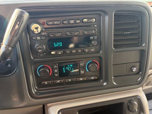 Used 2005 Chevrolet Tahoe Z71 w/ Preferred Equipment Group AWD/4WD image 43