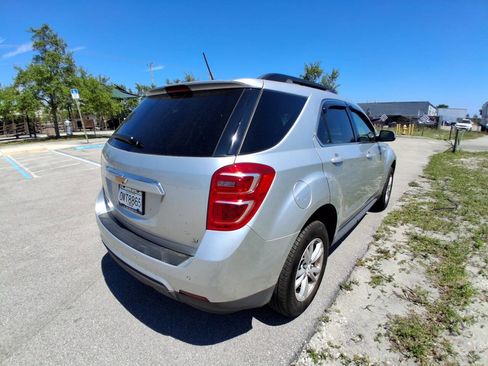 Used 2017 Chevrolet Equinox LT w/ Convenience Package image 6