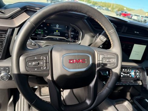 Used 2024 GMC Sierra 2500 AT4 w/ AT4 Premium Plus Package image 11