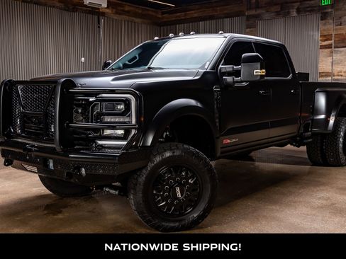 Used 2025 Ford F450 Platinum w/ FX4 Off-Road Package image 4