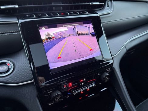 New 2025 Jeep Grand Cherokee L Altitude image 17