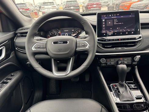 New 2026 Jeep Compass Latitude image 10