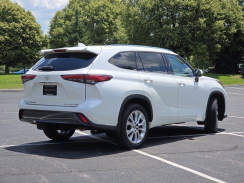 Used 2020 Toyota Highlander Limited AWD/4WD image 25