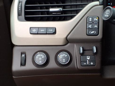 Used 2018 GMC Yukon Denali w/ Denali Ultimate Package image 20