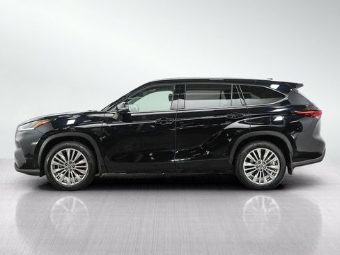 Used 2026 Toyota Highlander Platinum AWD/4WD image 2
