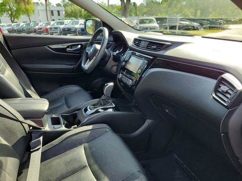 Used 2017 Nissan Rogue Sport SL w/ SL Premium Package AWD/4WD image 32