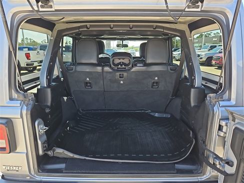 Used 2021 Jeep Wrangler Unlimited Sahara image 20