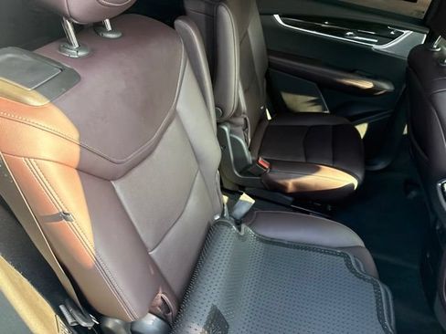Used 2023 Cadillac XT6 Premium Luxury w/ Technology Package FWD image 23