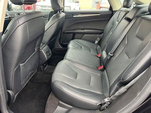 Used 2019 Ford Fusion Energi Titanium FWD image 22