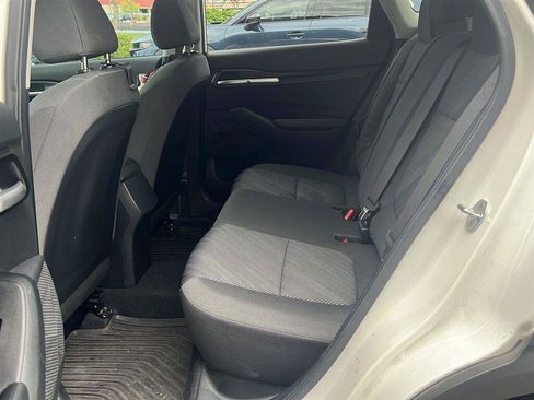 Used 2023 Kia Seltos LX AWD/4WD image 8