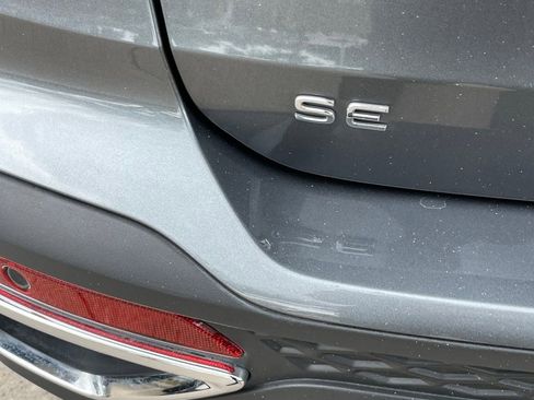 Used 2025 Volkswagen Taos SE FWD image 6