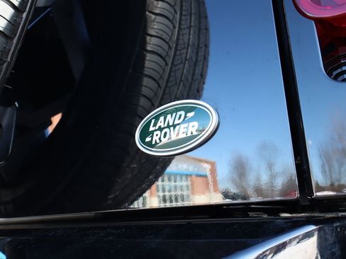 Used 2023 Land Rover Defender 90 X-Dynamic SE image 39