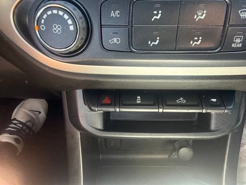 Used 2018 Chevrolet Colorado LT w/ LT Convenience Package RWD image 17