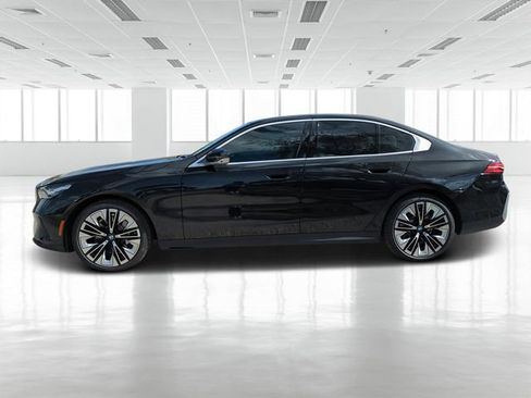 New 2026 BMW 530i w/ Premium Package image 7