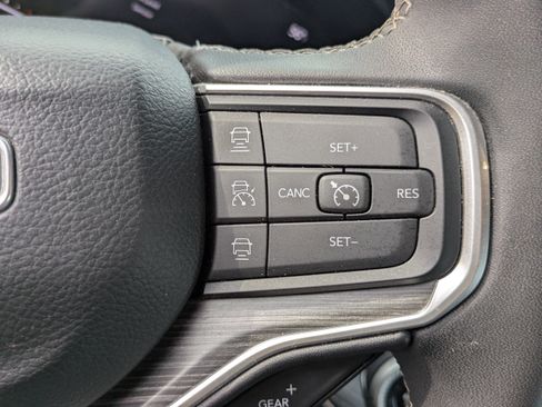 Used 2024 Jeep Wagoneer Series II w/ Flexible Seating Group image 18