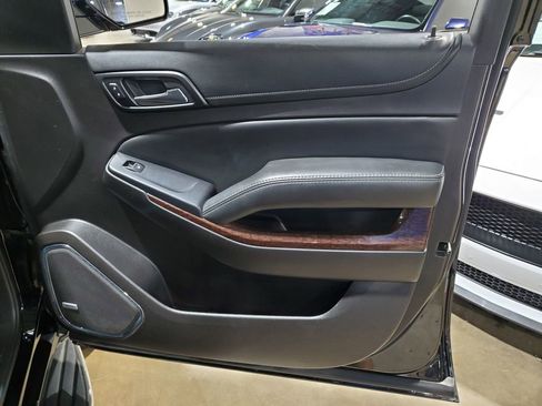 Used 2016 GMC Yukon SLE image 16