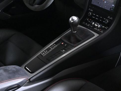 Certified 2018 Porsche 911 GT3 RWD image 24