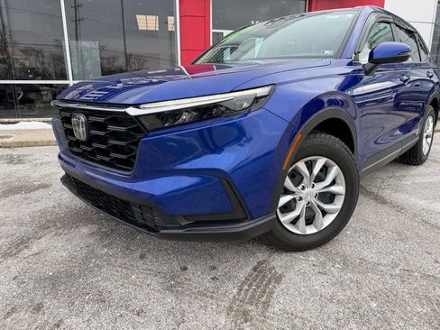 Used 2025 Honda CR-V LX image 1