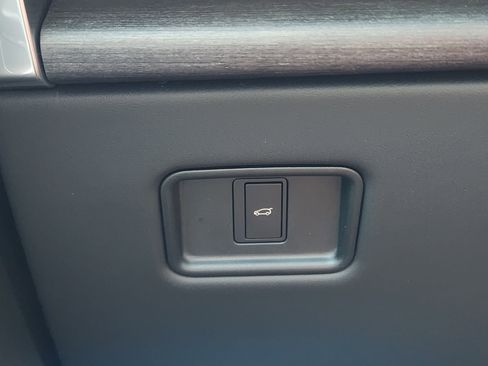 New 2025 Land Rover Range Rover SE image 21