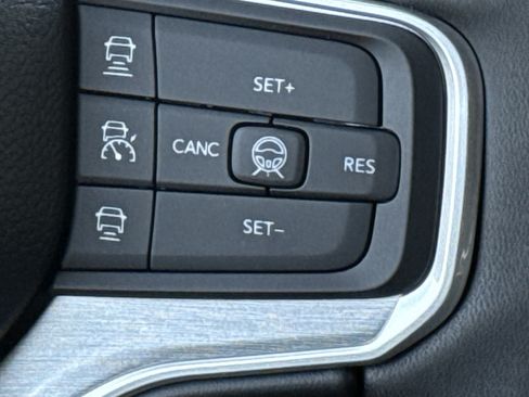New 2026 Jeep Grand Wagoneer L 2WD image 21