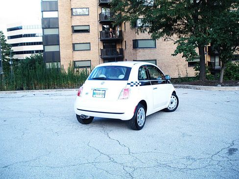 Used 2015 FIAT 500 Pop FWD image 18