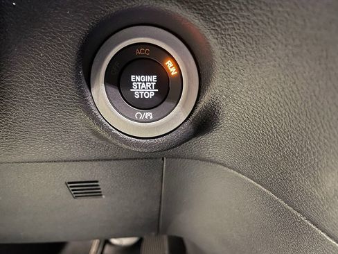 Used 2026 Chrysler Voyager LX image 29