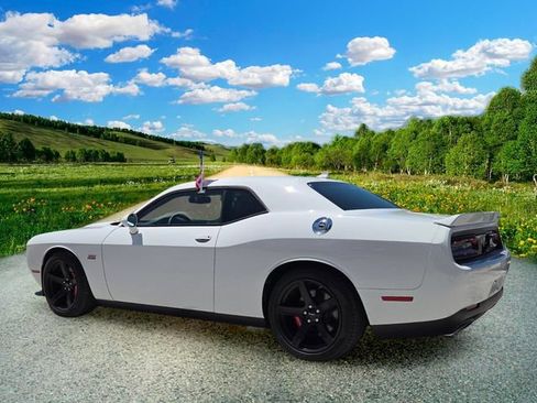 Certified 2018 Dodge Challenger SRT RWD image 4