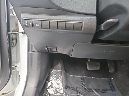 Used 2024 Toyota Corolla LE FWD image 25