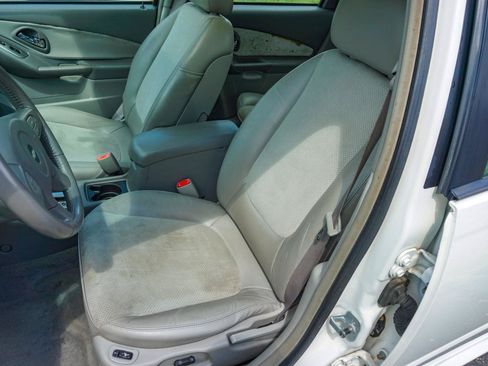 Used 2005 Chevrolet Malibu LT FWD image 11