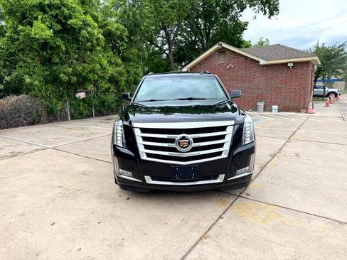 Used 2015 Cadillac Escalade ESV Luxury image 2