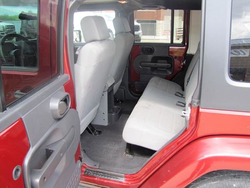 Used 2007 Jeep Wrangler Unlimited Sahara w/ Dual Top Group image 9