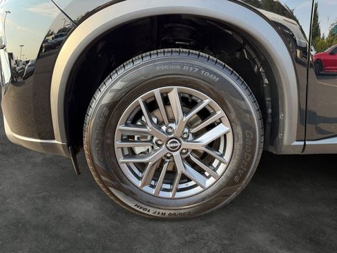 Used 2026 Nissan Rogue SV AWD/4WD image 4