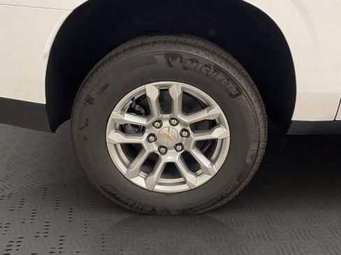 New 2026 Chevrolet Suburban LT w/ Comfort Package AWD/4WD image 38