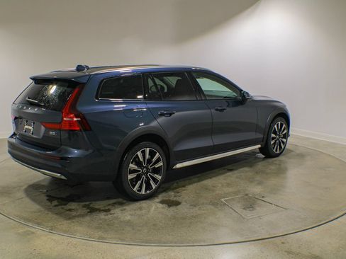New 2026 Volvo V60 B5 Cross Country Ultra w/ Climate Package AWD/4WD image 5