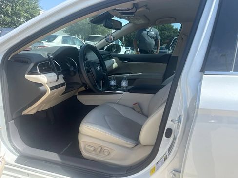 Used 2023 Toyota Camry XLE FWD image 10