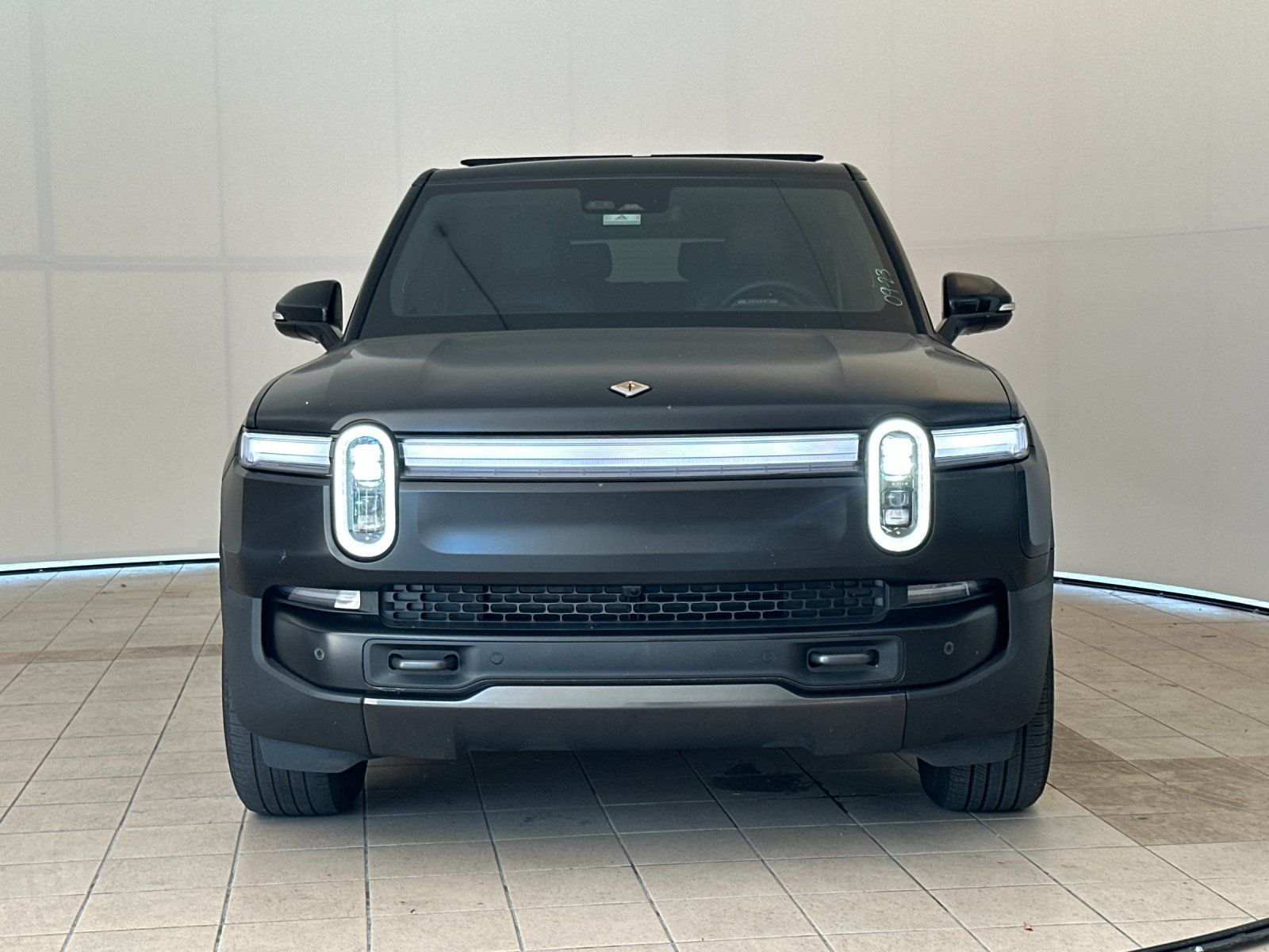 Used 2025 Rivian R1S Premium Dual AWD/4WD image 9