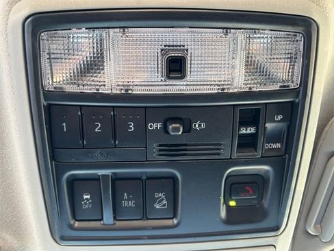 Used 2022 Toyota 4Runner Limited image 26