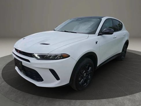 Used 2023 Dodge Hornet GT Plus w/ GT Blacktop Package AWD/4WD image 1