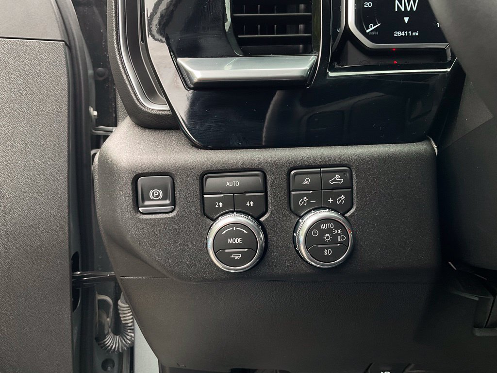 Used 2026 GMC Sierra 1500 SLT AWD/4WD image 13