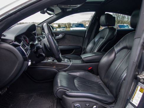 Used 2017 Audi RS 7 Performance w/ Driver Assistance Package image 12