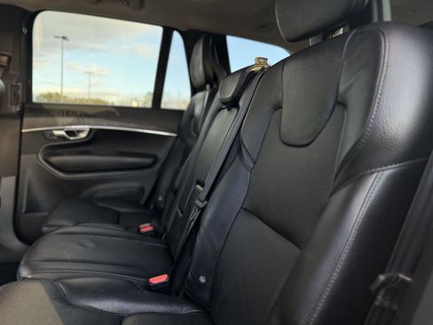 Used 2020 Volvo XC90 T6 Momentum image 13