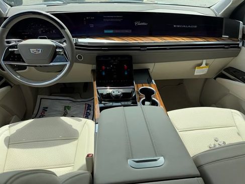 New 2026 Cadillac Escalade ESV Platinum Sport AWD/4WD image 10