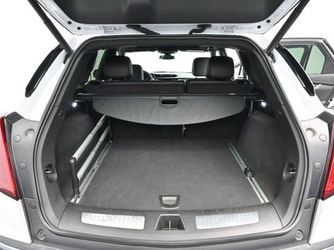 Certified 2025 Cadillac XT5 Premium Luxury image 9